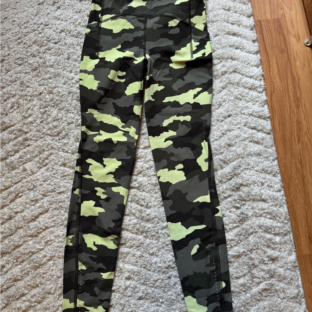Lululemon leggings size 4